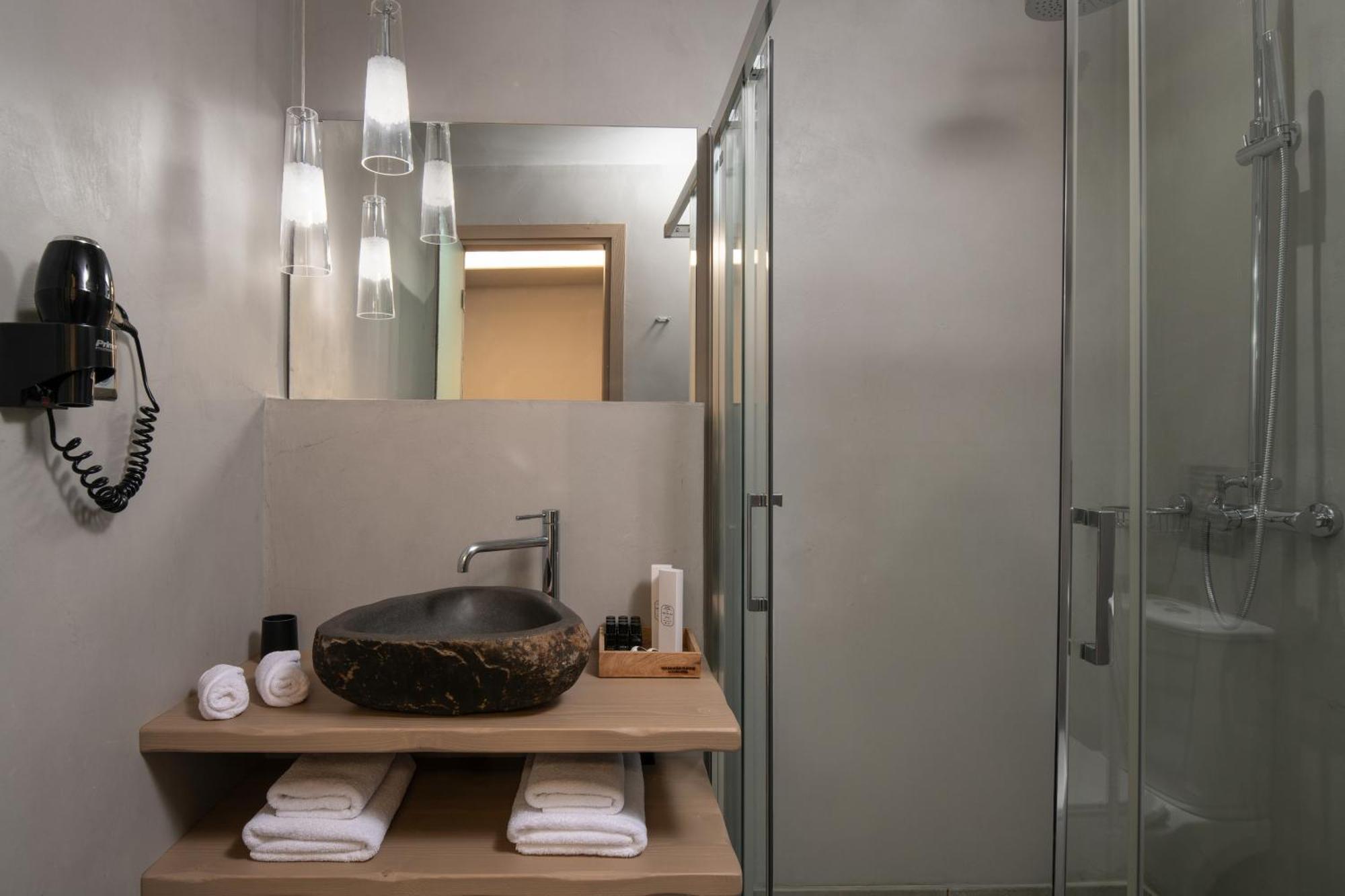 Evora Luxury Suites Mega Chorio Exterior foto
