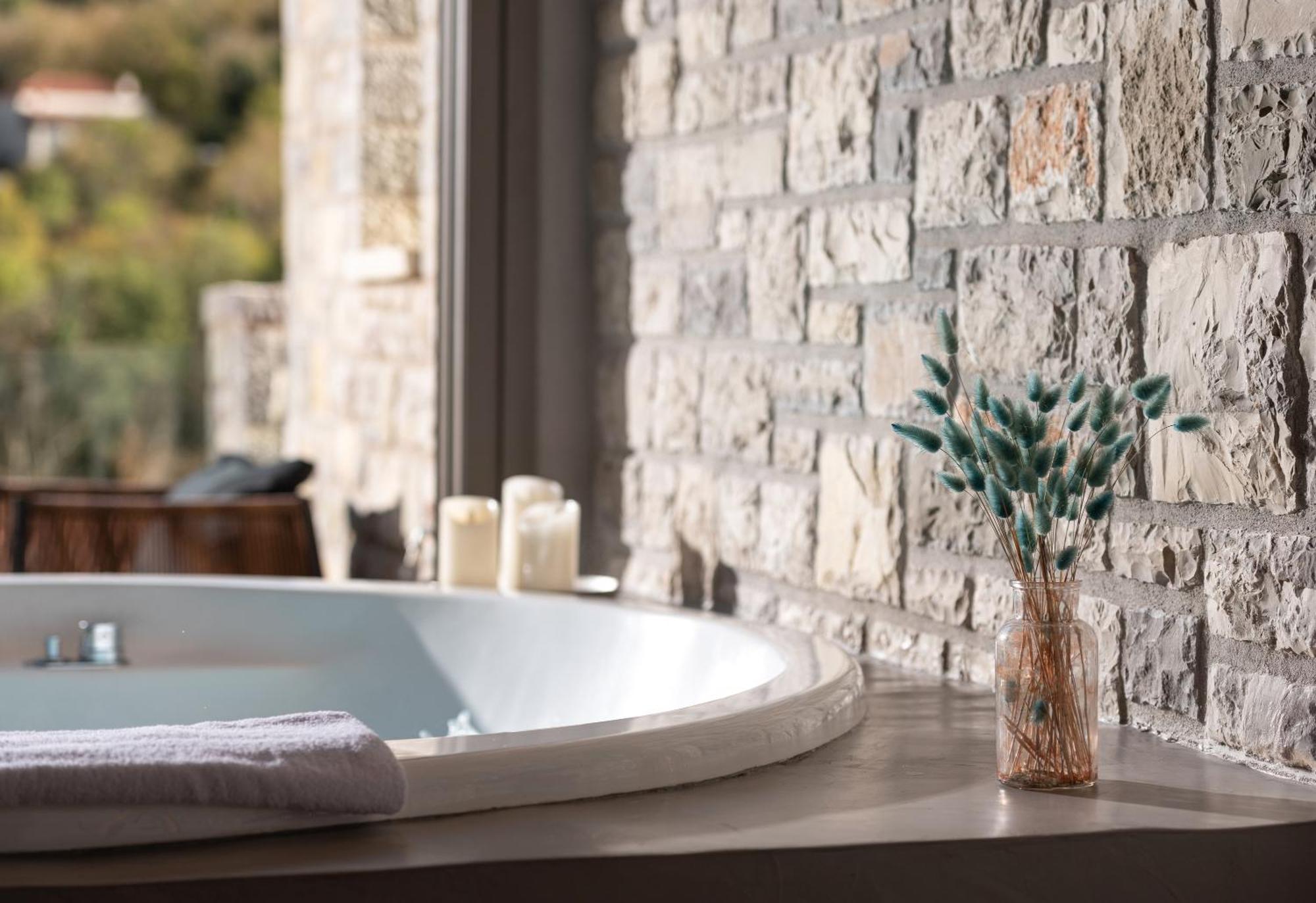 Evora Luxury Suites Mega Chorio Exterior foto