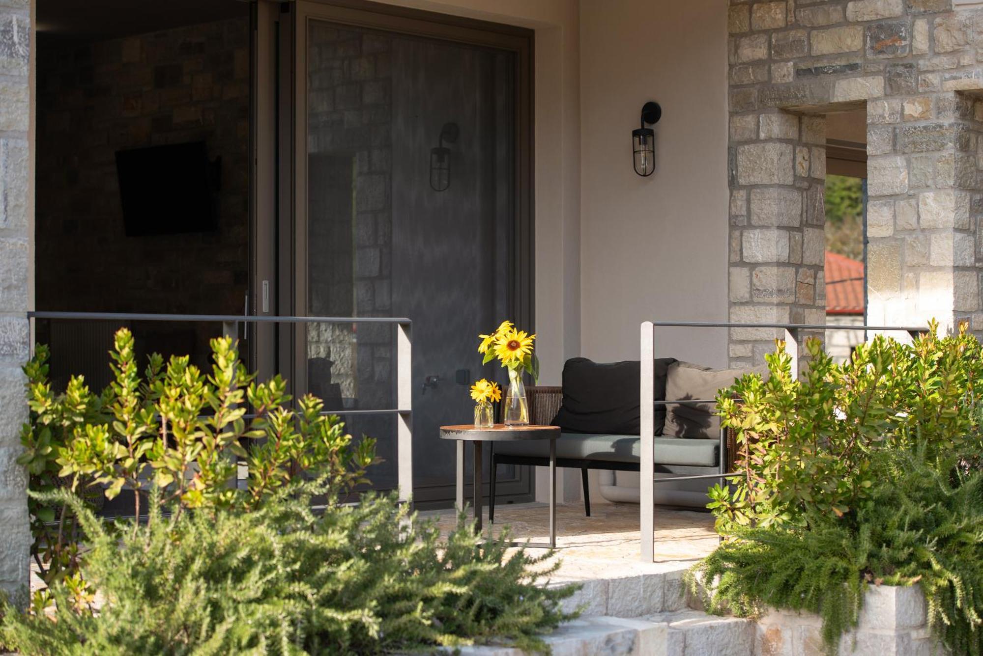 Evora Luxury Suites Mega Chorio Exterior foto